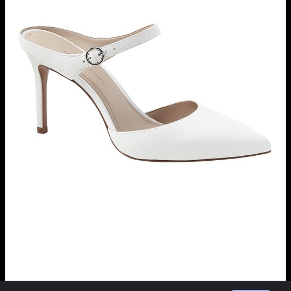 Banana Republic white leather slip-on pointed-toe pump with tiny buckle Size 9